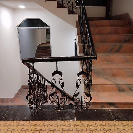 Staymaker Hotel Mohan Palace Baharampur Extérieur photo