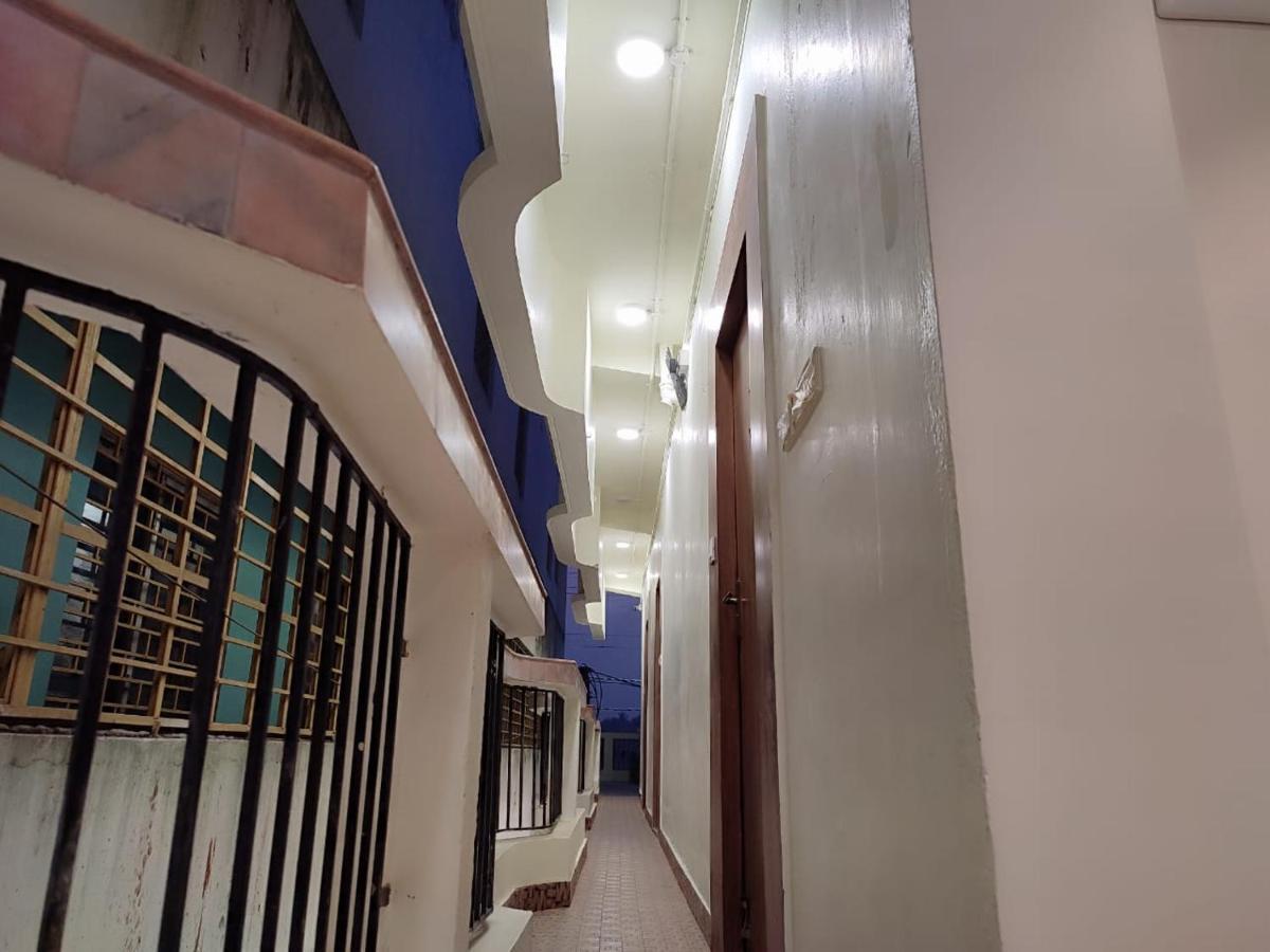 Staymaker Hotel Mohan Palace Baharampur Extérieur photo