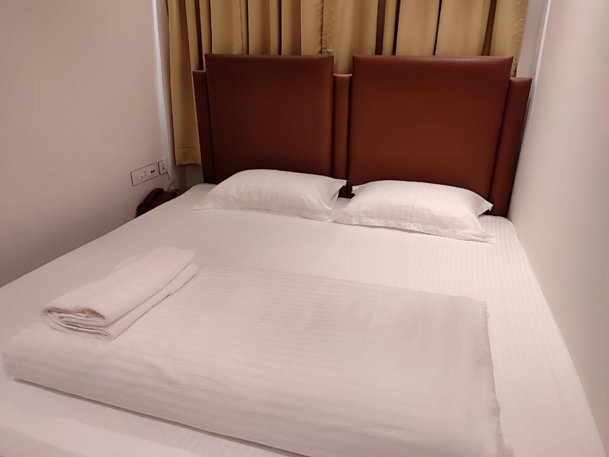 Staymaker Hotel Mohan Palace Baharampur Extérieur photo