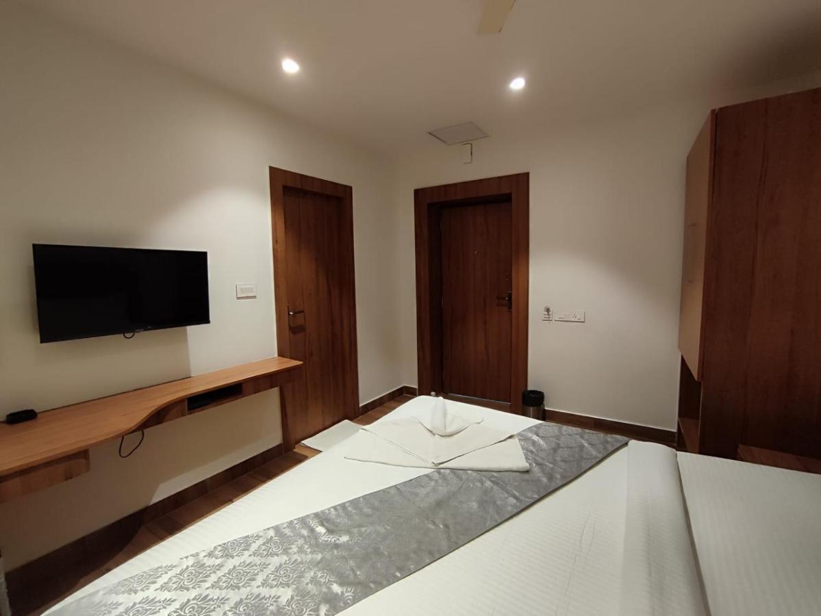 Staymaker Hotel Mohan Palace Baharampur Extérieur photo