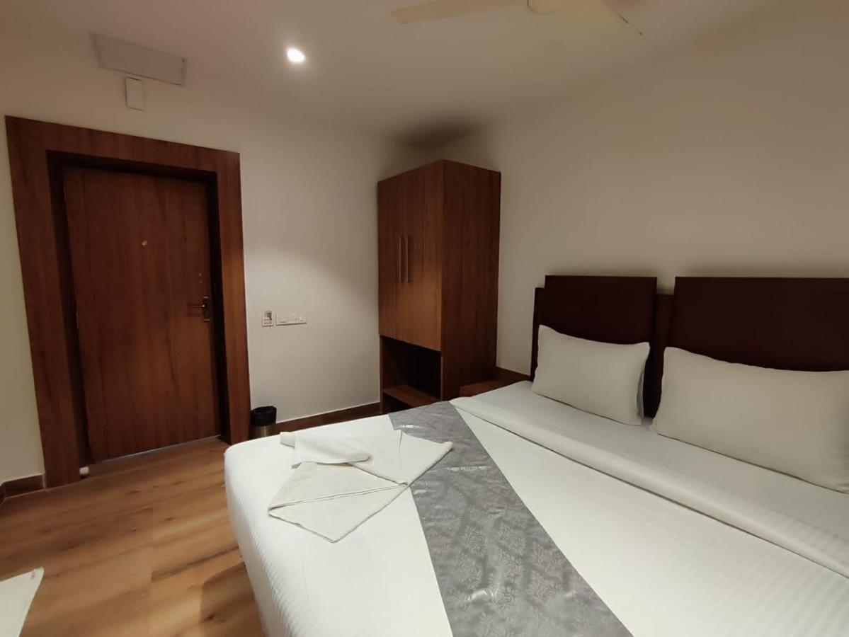 Staymaker Hotel Mohan Palace Baharampur Extérieur photo