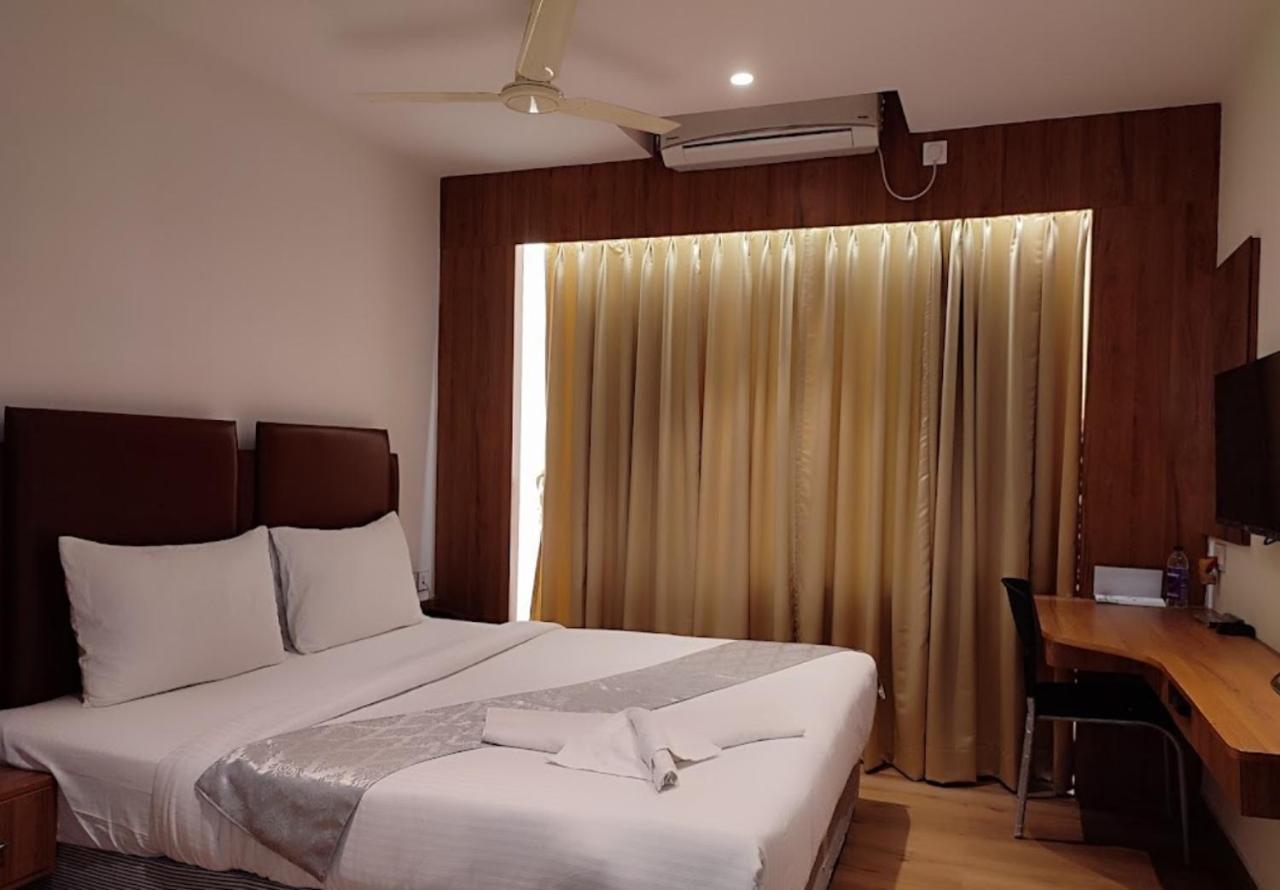 Staymaker Hotel Mohan Palace Baharampur Extérieur photo